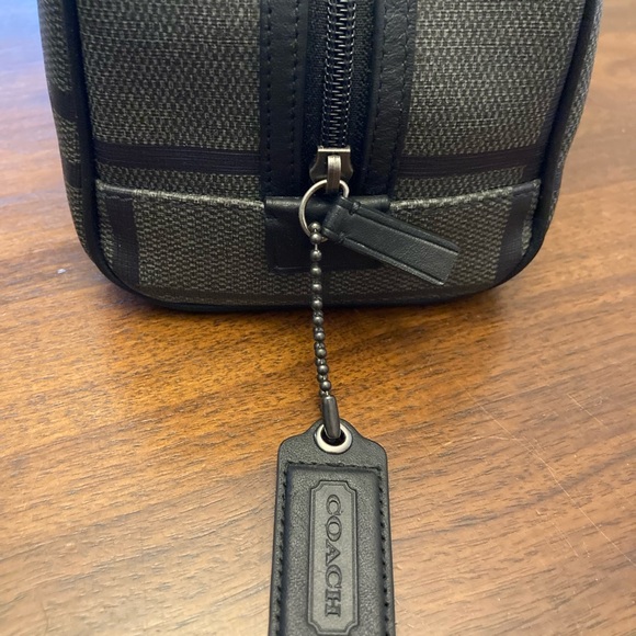 Coach Black Plaid Men's Bag - Picture 4 of 6